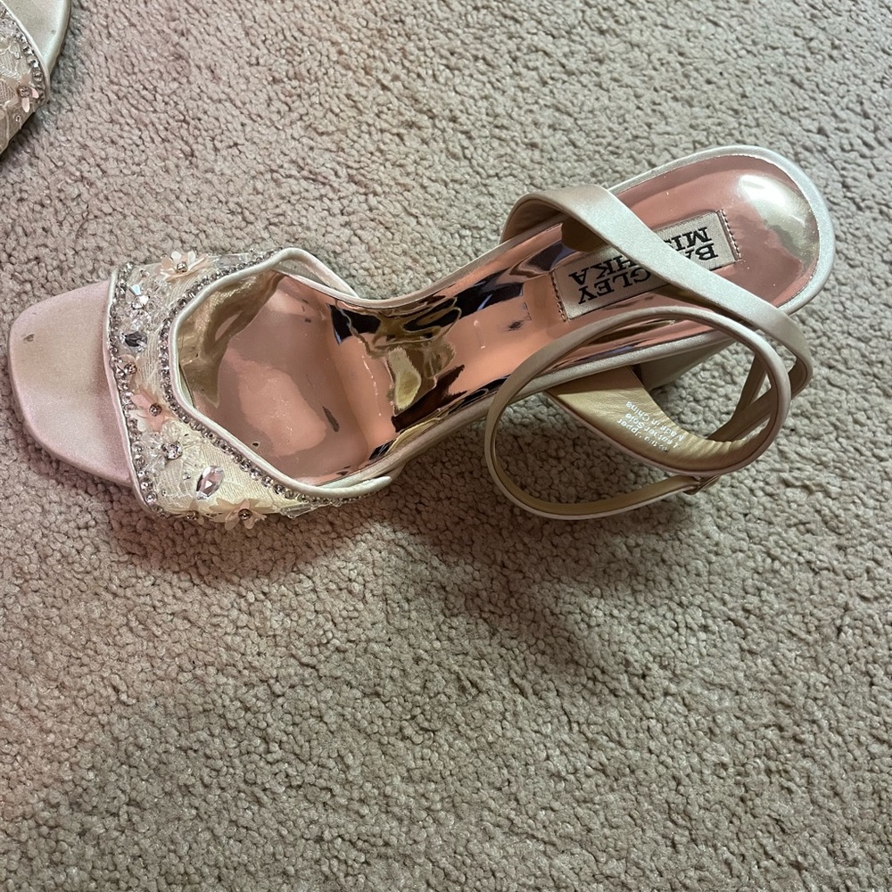 bridal heels, worn at rehearsal on grass, can be cleaned